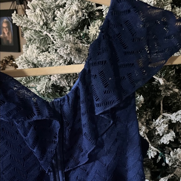 Elegant Blue Lace Dress - Picture 14 of 17